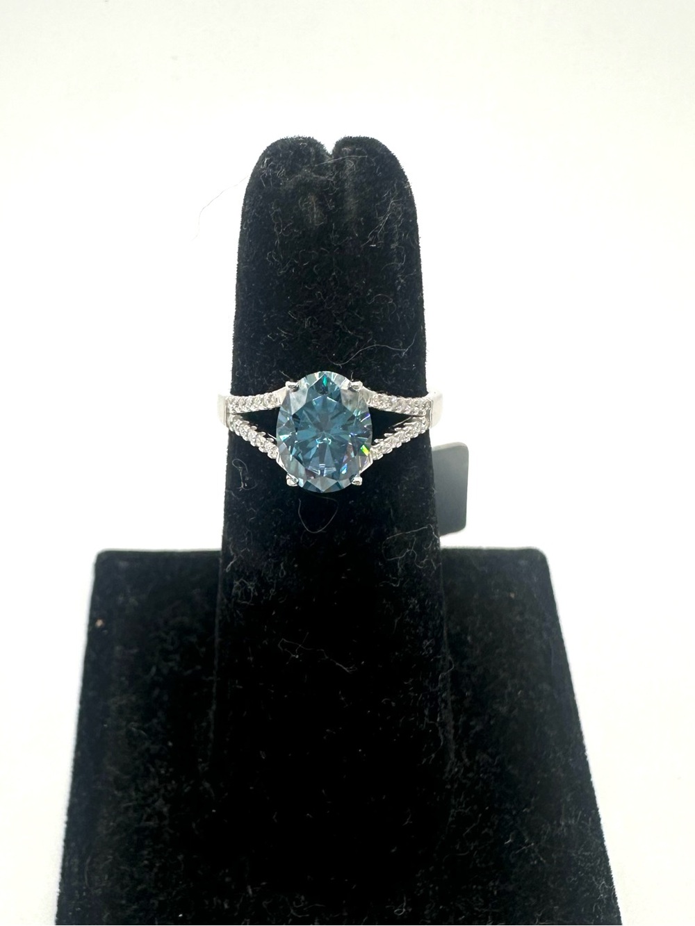 NWT BLUE MOISSANITE DIAMOND RING, Size 6